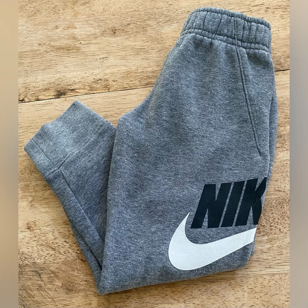 Nike Kids‎ Club Sz 4 XS Carbon Heather Logo Joggers